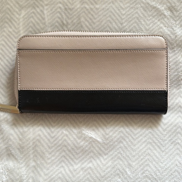 Kate Spade Wallet - Picture 3 of 3